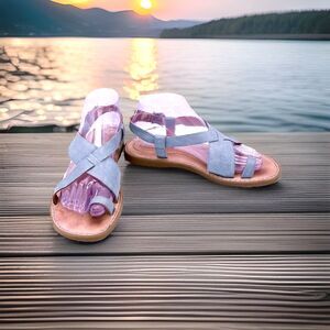 Born Inya Turquoise Lagoon Leather Toe Loop Crossover Strap Sandals Comfort 8M